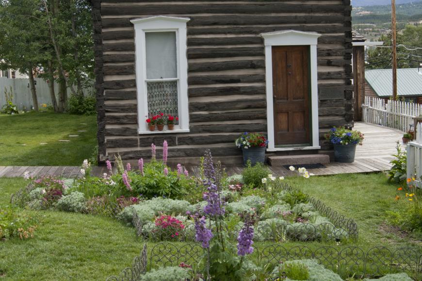 Healy House cabin
