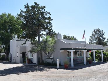 A photo of the Pueblo Revival-style Coronado Lodge in Pueblo.